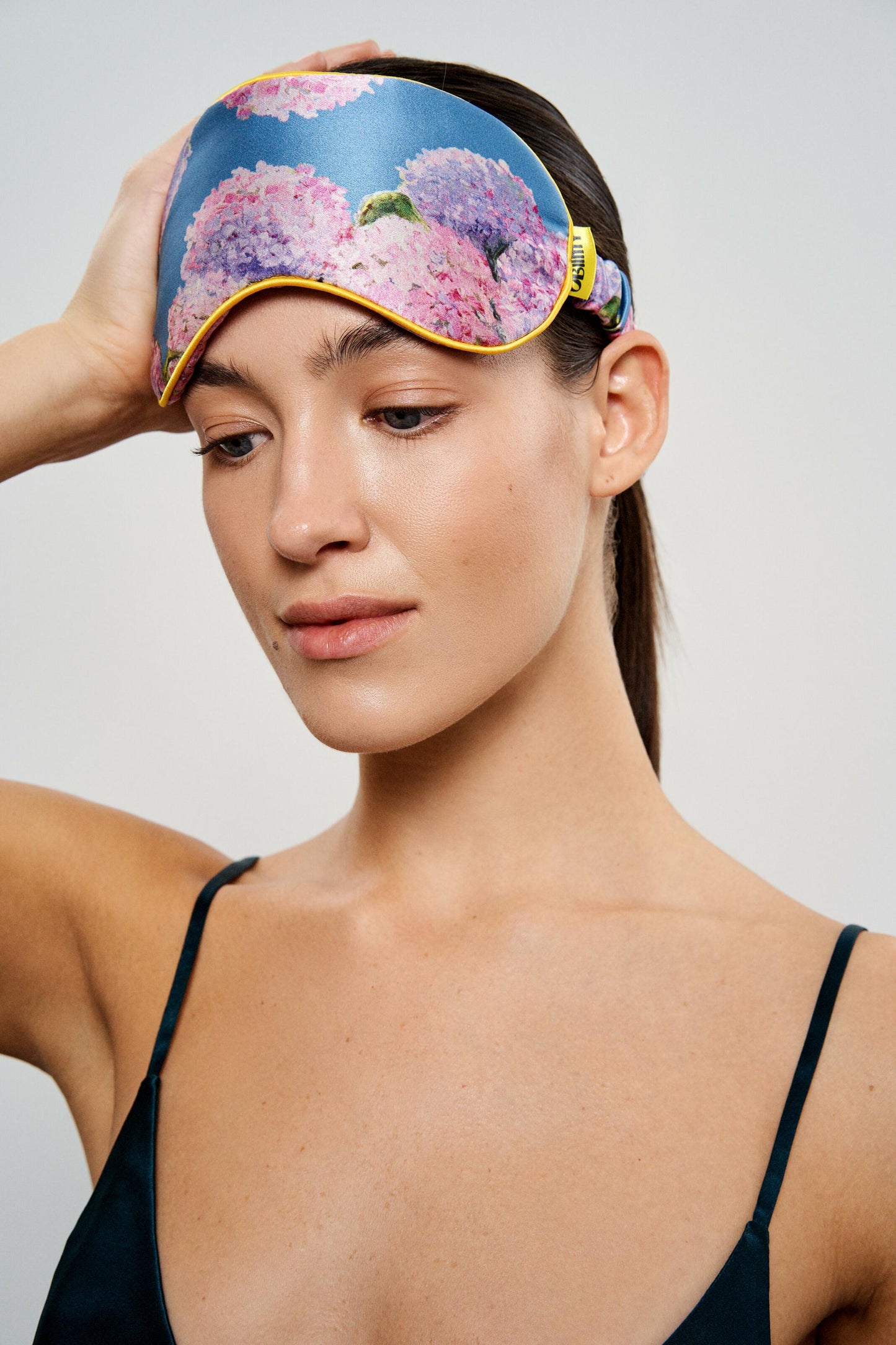 Sleep mask made of Italian silk “Sincere Feelings”