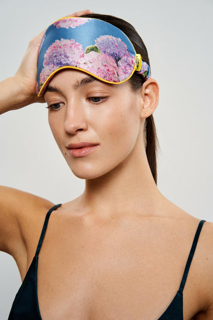 Sleep mask made of Italian silk “Sincere Feelings”