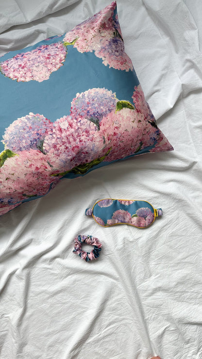 Sleep mask made of Italian silk “Sincere Feelings”