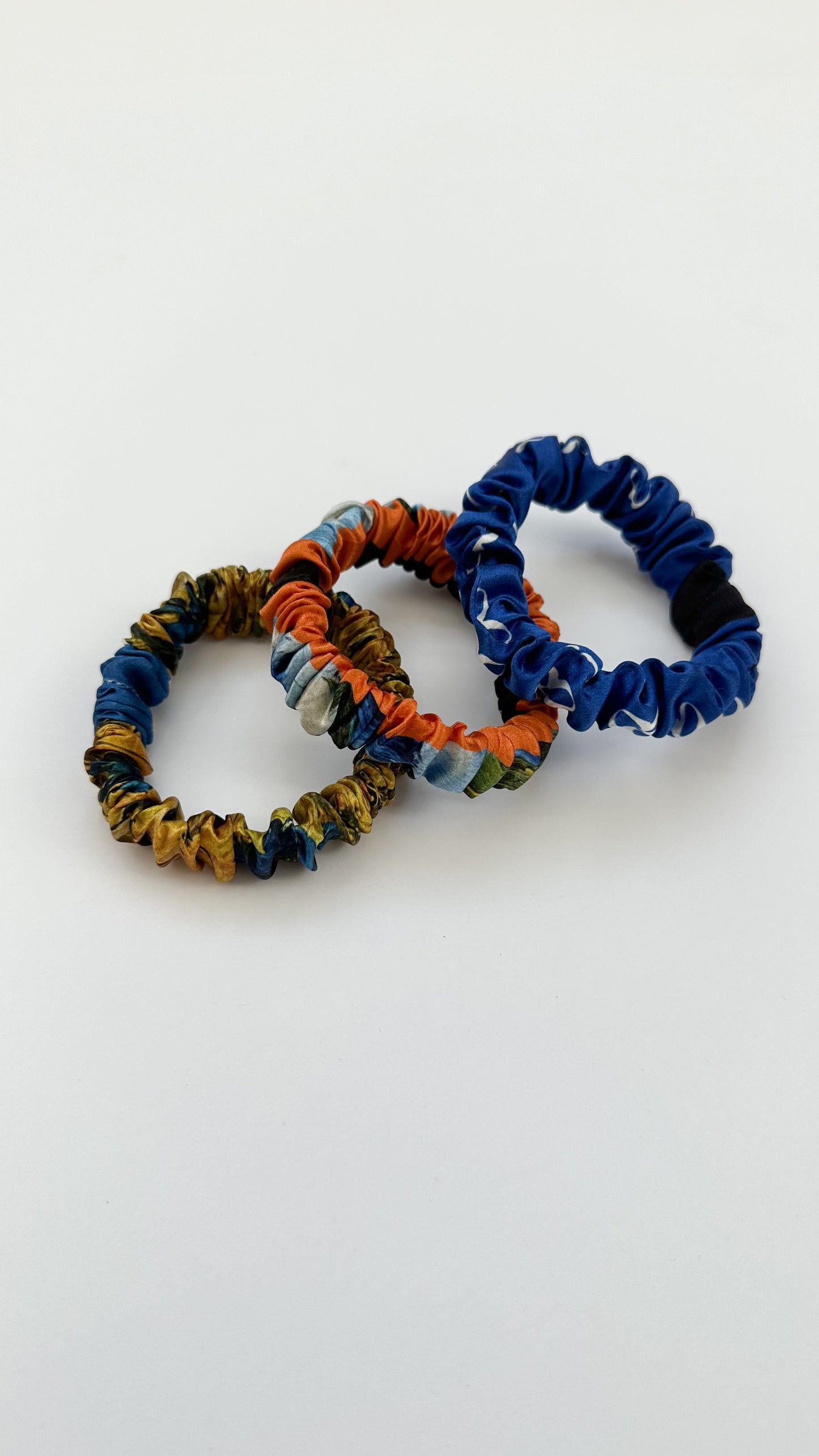 Set of 3 silk scrunchies Zero west