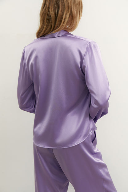 Silk shirt with long sleeves